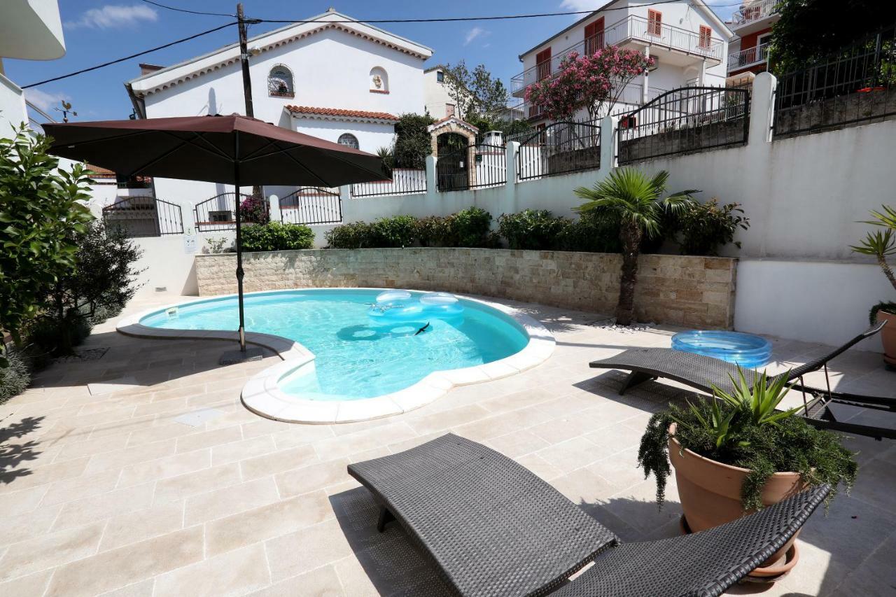 Apartments Sakal Trogir Ngoại thất bức ảnh