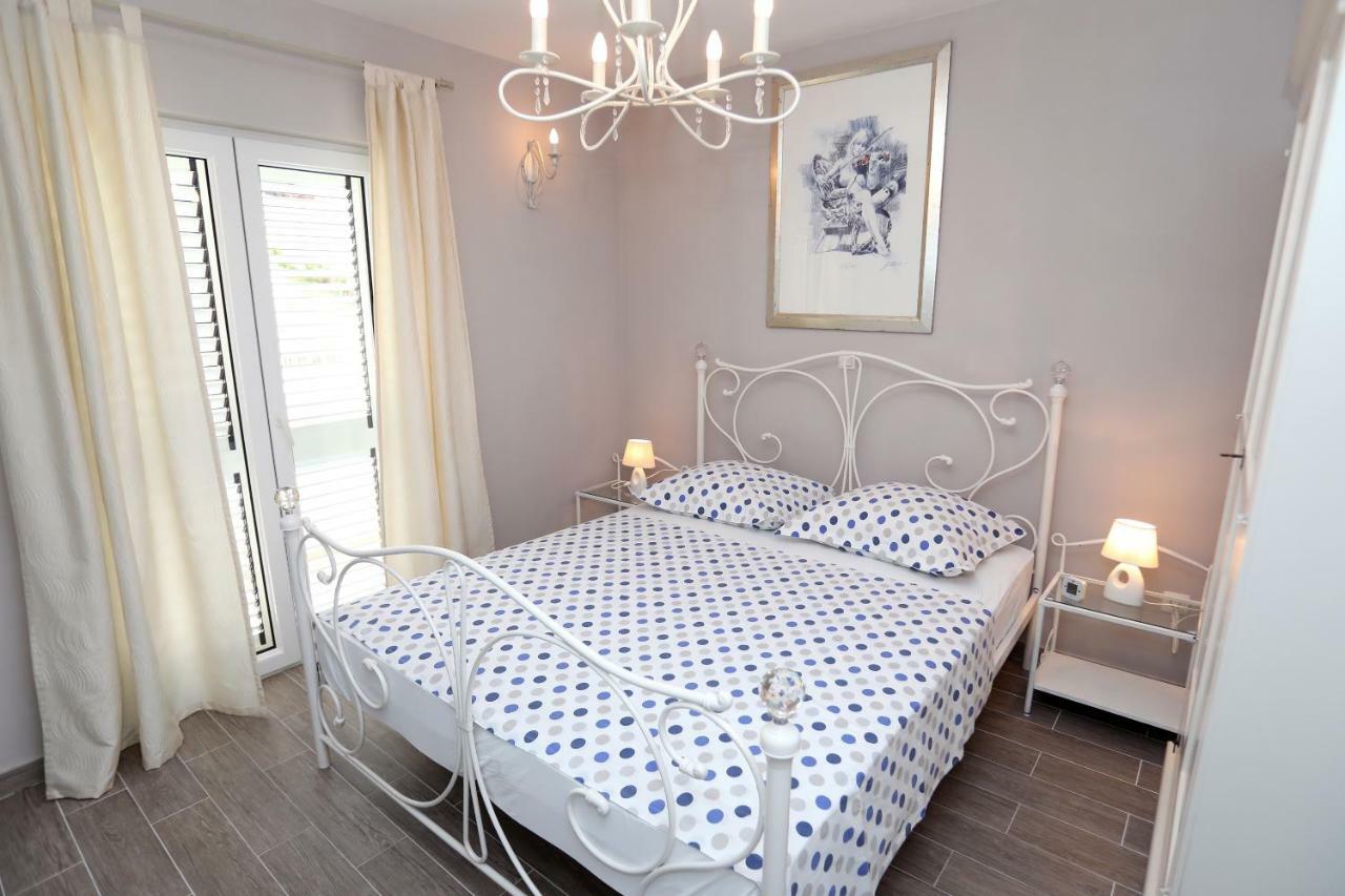 Apartments Sakal Trogir Ngoại thất bức ảnh